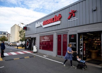 Μία από τις γαλλικές αλυσίδες σουπερμάρκετ που επλήγησαν (φωτ.: EPA / Christophe Petit Tesson)
