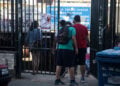 Μαθητές στο σχολικό συγκρότημα της Γκράβας
(φωτ.: EUROKINISSI / Αλέξανδρος Ζωντανός)