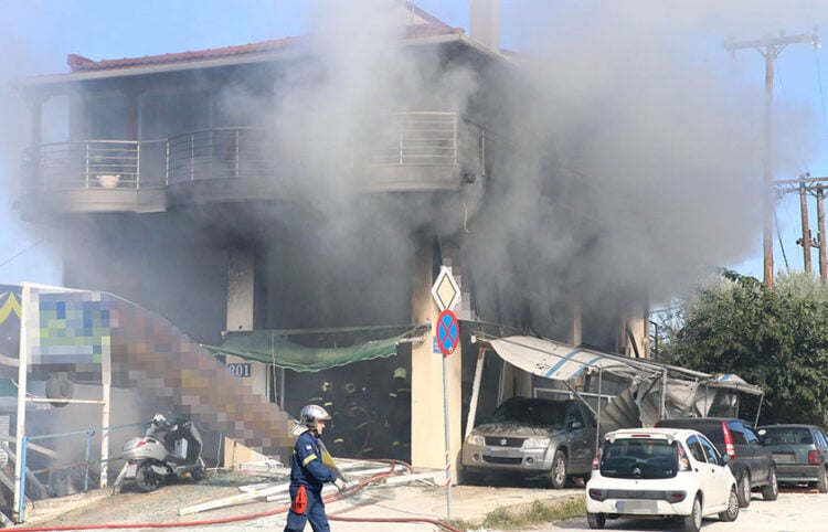 Το συνεργείο όπου έγινε η έκρηξη, στην οδό Βόλου στη Λάρισα. Δευτέρα 5 Οκτωβρίου 2026 (πηγή: EUROKINISSI)