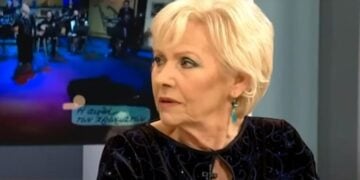 Σε μια από τις τελευταίες της τηλεοπτικές εμφανίσεις (Φωτ.: ΕΡΤ)
