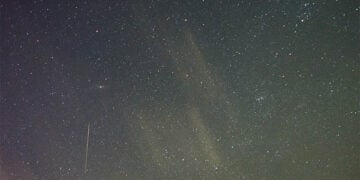 Ωριωνίδης στον νυχτερινό ουρανό, σε φωτογραφία της 21ης Οκτωβρίου 2020. Διακρίνεται επίσης ο γαλαξίας της Ανδρομέδας (φωτ.: Wikimedia Commons / David Wipf)