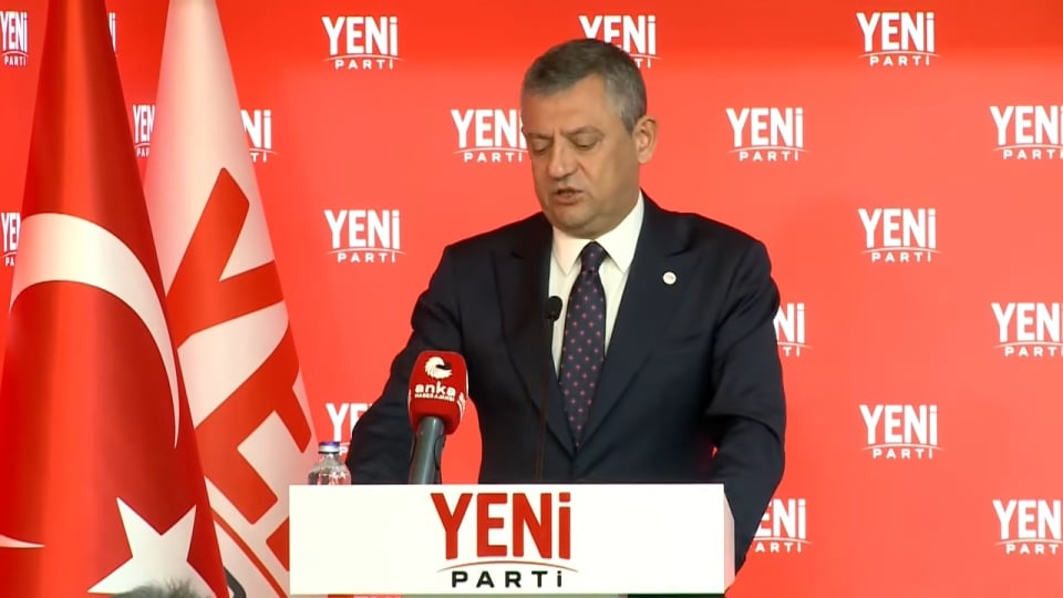 (Πηγή: YouTube/Özgür Özel)