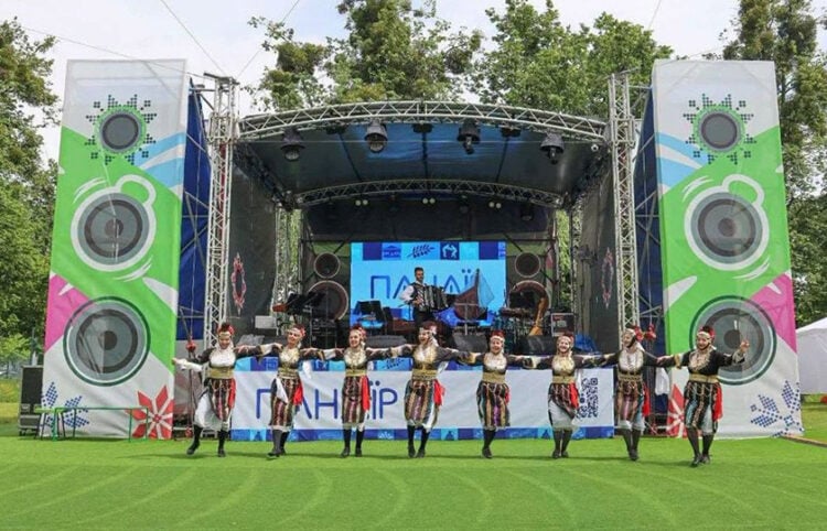 Στιγμιότυπο από το φεστιβάλ ελληνικού πολιτισμού «Πανηγύρι», στο Κίεβο. Σάββατο 30 Μαΐου 2026 (φωτ.: Facebook / Федерація грецьких товариств України)