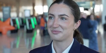 Η Αγλαΐα Παπαδοκοκολάκη στο νέο Διεθνές Αεροδρόμιο του Δυτικού Σίδνεϊ (φωτ.: ABC News)