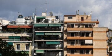 Πολυκατοικίες στην Αθήνα (φωτ.: EUROKINISSI / Γιάννης Παναγόπουλος)