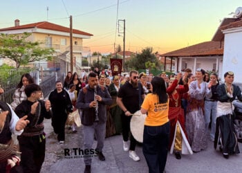 Πατινάδα στους δρόμους του Κάτω Σχολαρίου Θεσσαλονίκης, Σάββατο 3 Οκτωβρίου 2026 (φωτ.: Rthess.gr / Αναστασία Σοφιαλάκη)
