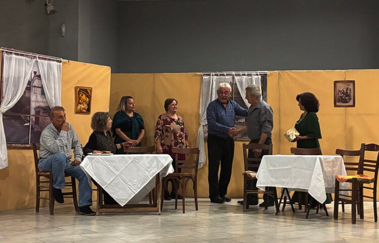 Στιγμιότυπο από την παράσταση των «Αργοναυτών» στην Ακρινή Κοζάνης. Σάββατο 10 Οκτωβρίου 2026 (φωτ.: Facebook / Ένωση Ποντίων Ν. Κιλκίς «Οι Αργοναύτες»)