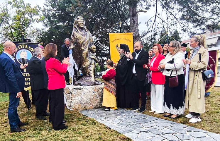 Το Μνημείο Γενοκτονίας των Ελλήνων του Πόντου στην Πτολεμαΐδα, την ημέρα των αποκαλυπτηρίων του, 11 Οκτωβρίου 2026 (φωτ.: Μητρόπολη Φλωρίνης, Πρεσπών και Εορδαίας)