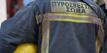 Πυρκαγιά σε διαμέρισμα στον τρίτο όροφο πολυκατοικίας επί της οδού Άργους στον Κολωνό με δύο νεκρούς. Σάββατο 18 Απριλίου 2026 (ΓΙΑΝΝΗΣ ΠΑΝΑΓΟΠΟΥΛΟΣ/EUROKINISSI)