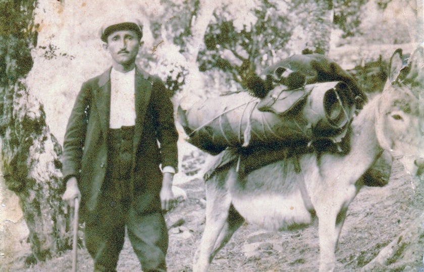 O Κώστας Κολέλης (1897), μπαλωματής-τσαγκάρης (φωτ.: Αρχείο της Βασιλικής Κοζιού-Κολοφωτιά για το ΑΠΕ-ΜΠΕ)