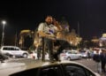 Με κάθε τρόπο πανηγύριζαν όλη νύχτα οι οπαδοί της «Φοιτητικής Λίστας» (φωτ.: EPA / Andrej Cukic)