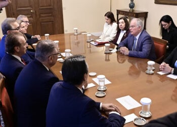 Ο Πρόεδρος της Δημοκρατίας με την αντιπροσωπεία της American Hellenic Educational Progressive Association – AHEPA (φωτ.: EUROKINISSI / Μιχάλης Καραγιάννης)