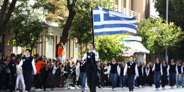Μαθητική παρέλαση για την εθνική επέτειο της 28ης Οκτωβρίου 1940 στην Θεσσαλονίκη.  Τρίτη 27 Οκτωβρίου 2026 (φωτ.: EUROKINISSI / Νάσος Σιμόπουλος)
