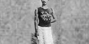 Ο Αρμένιος αθλητής Βαχράμ Παπαζιάν (Vahram Papazian), ο οποίος εκπροσώπησε την Οθωμανική Αυτοκρατορία στους Ολυμπιακούς Αγώνες της Στοκχόλμης το 1912 (φωτ.: Wikimedia Commons – Public Domain)