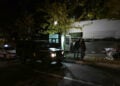 Αποκλεισμένη η περιοχή έξω από την πρεσβεία του Ισραήλ στο Βελιγράδι, όπου αστυνομικός δέχθηκε επίθεση με μαχαίρι. Τετάρτη 28 Οκτωβρίου 2026 (πηγή: Υπουργείο Εσωτερικών Σερβίας)